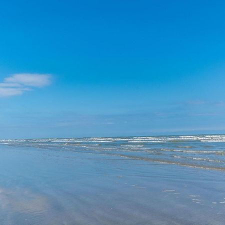 Perfect Location Spacious Yard Coffee Bar At This Lovely Beach Home Galveston Exterior photo
