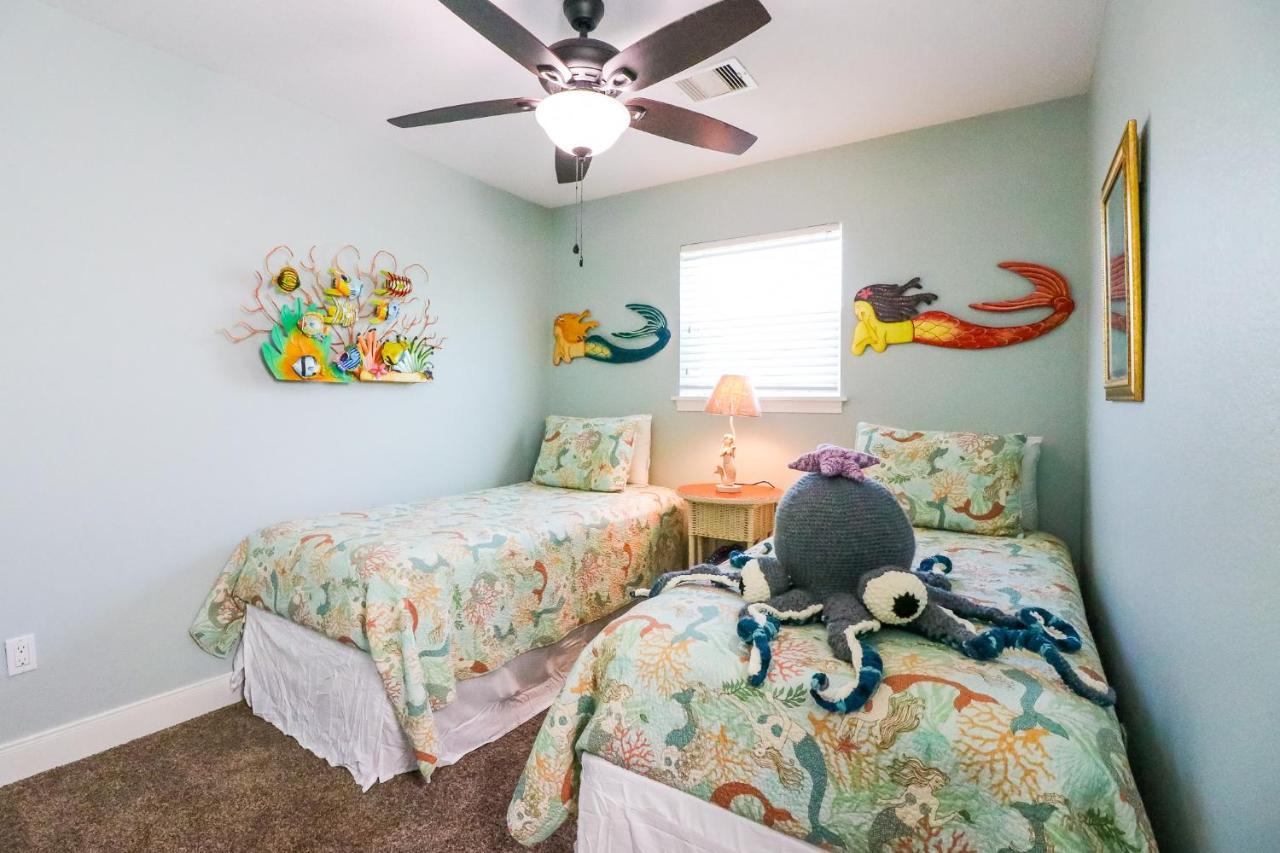Perfect Location Spacious Yard Coffee Bar At This Lovely Beach Home Galveston Exterior photo