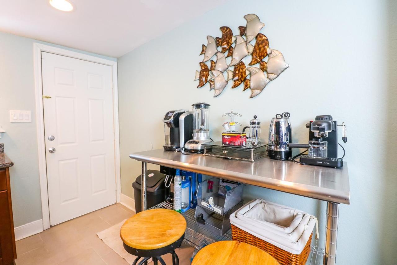 Perfect Location Spacious Yard Coffee Bar At This Lovely Beach Home Galveston Exterior photo