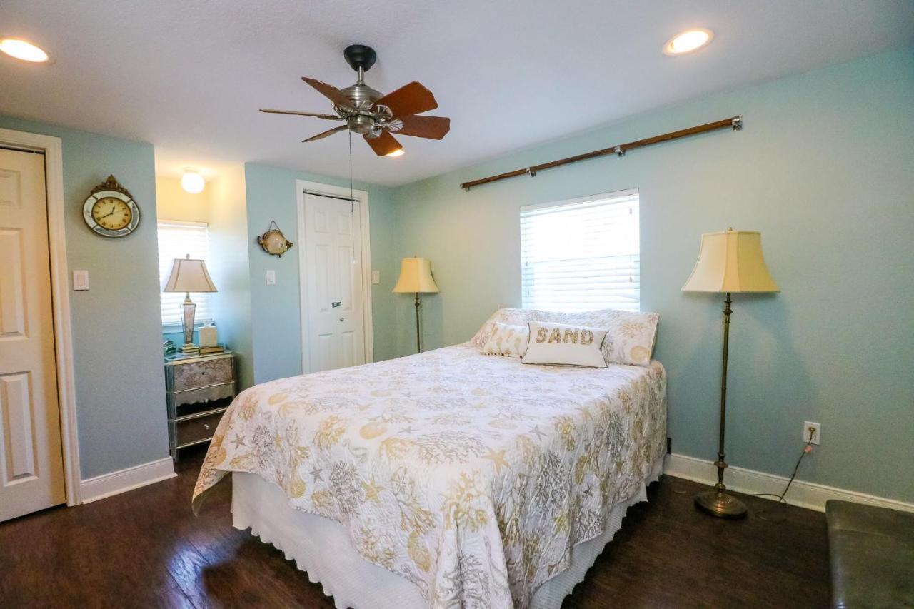 Perfect Location Spacious Yard Coffee Bar At This Lovely Beach Home Galveston Exterior photo